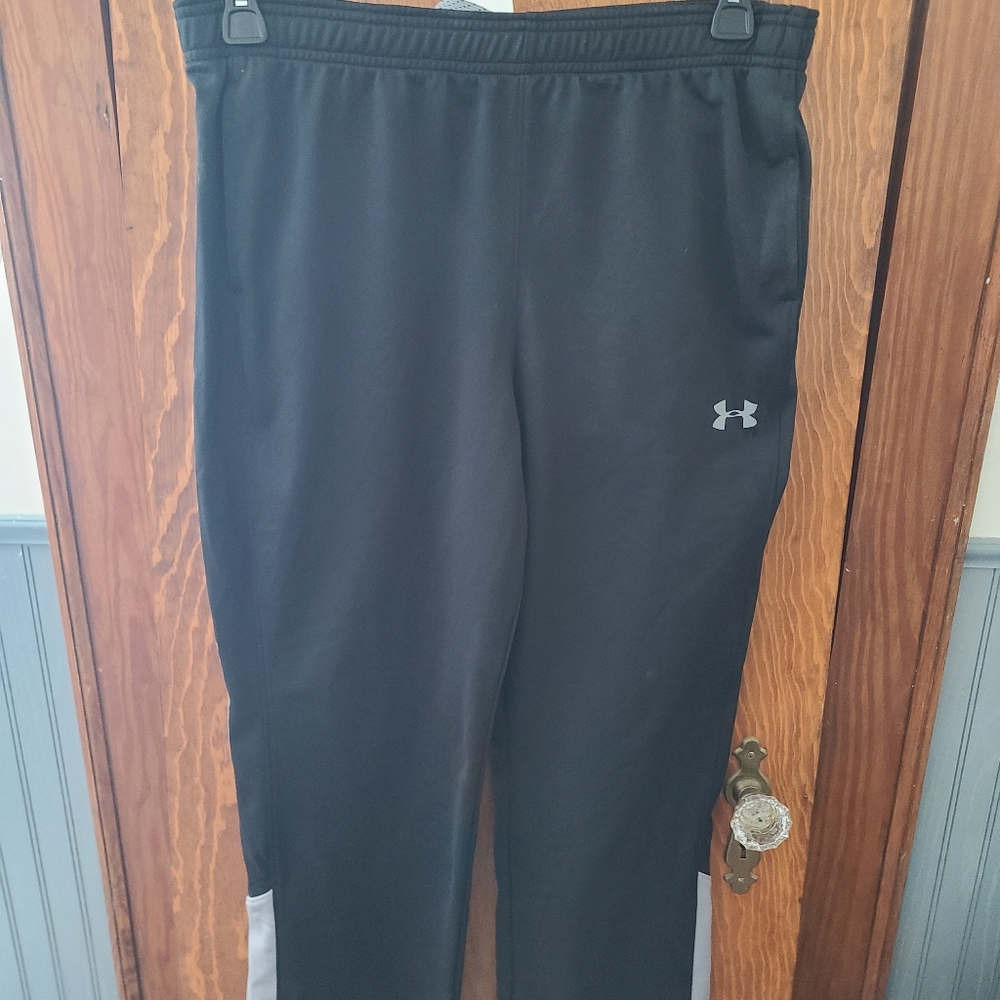 Under Armour joggers boys XL